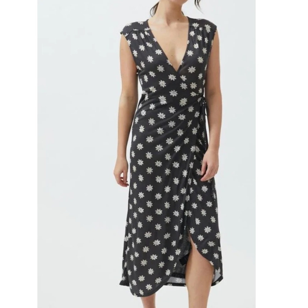 Urban Outfitters UO Zina Wrap Midi Dress Size Medium NWT